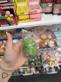 זחל מוציא עיניים